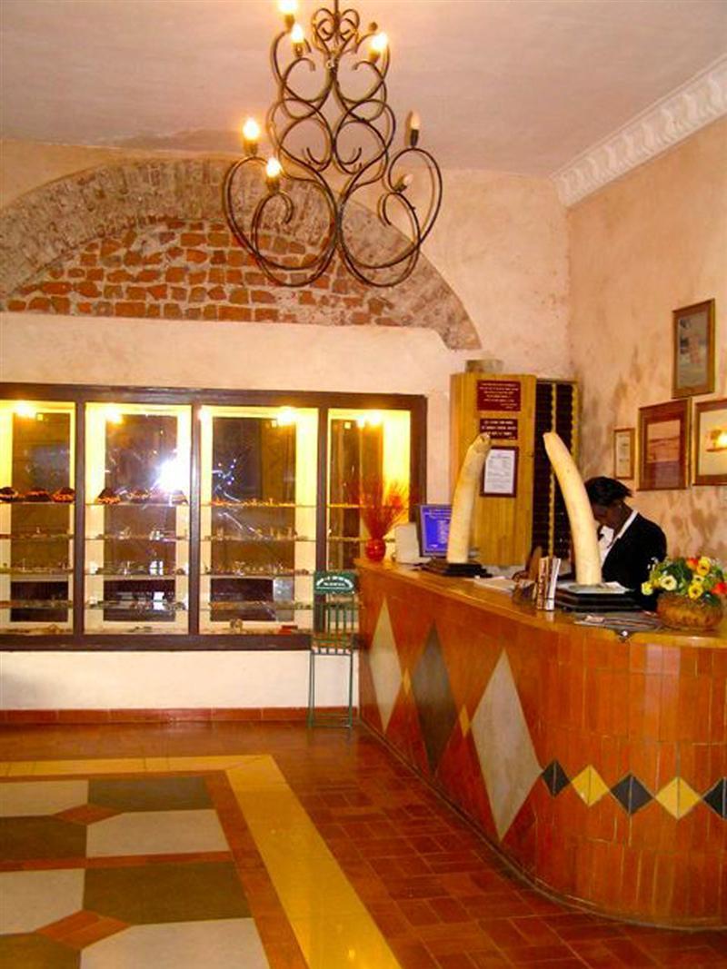 Hotel De La Poste Сен-Луї Екстер'єр фото